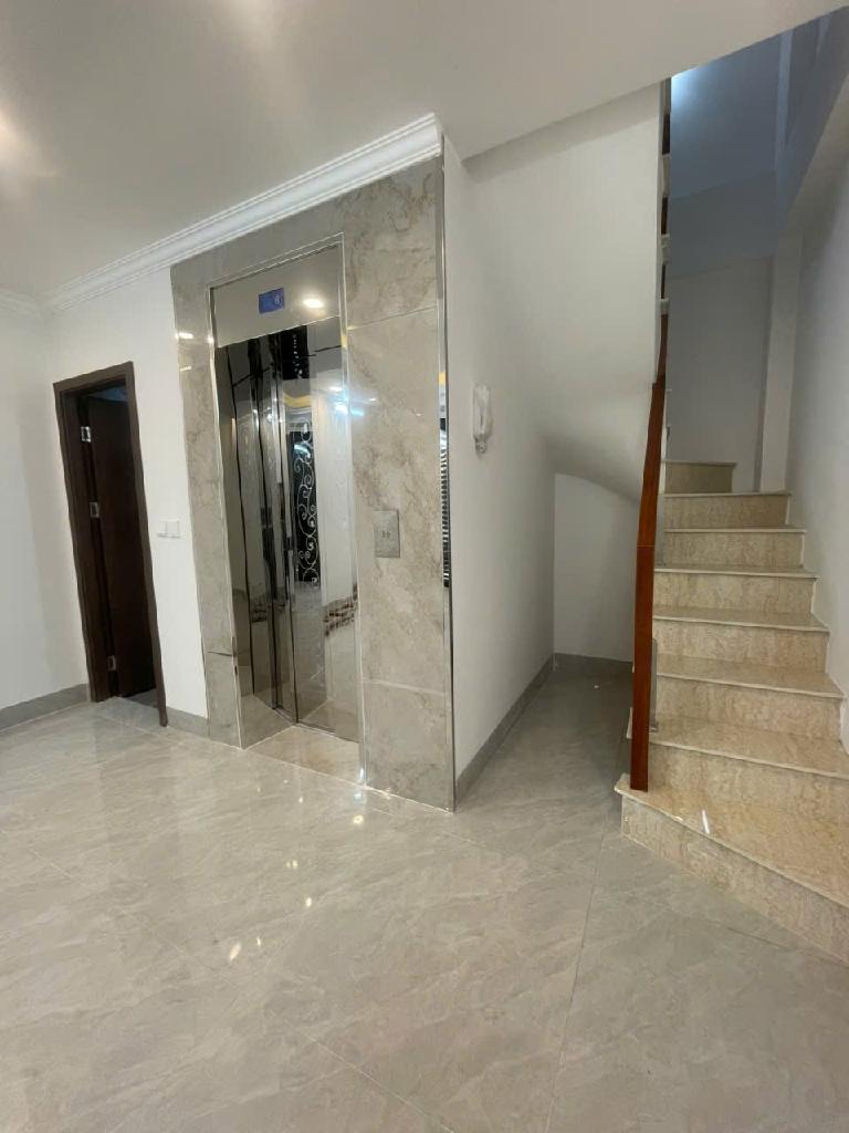 BÁN NHÀ GẦN KĐT CIPUTRA -NHÀ 6 TẦNG – THANG MÁY FULL NỘI THẤT - Ô TÔ ĐỖ CỬA.